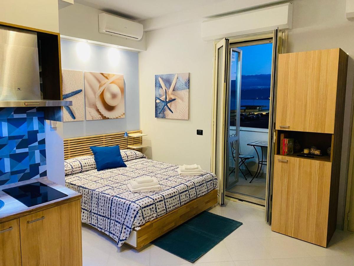 Bed and Breakfast B E B Le Terrazze Sul Mare Катандзаро Экстерьер фото