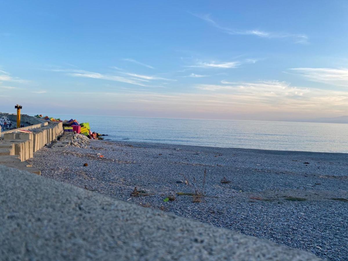 Bed and Breakfast B E B Le Terrazze Sul Mare Катандзаро Экстерьер фото